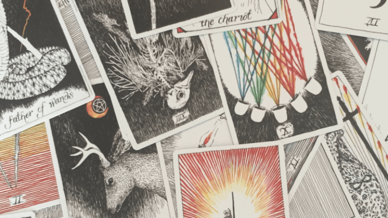 This Mental Health Worker Is Using Tarot Cards to Help Her Twitter Followers
